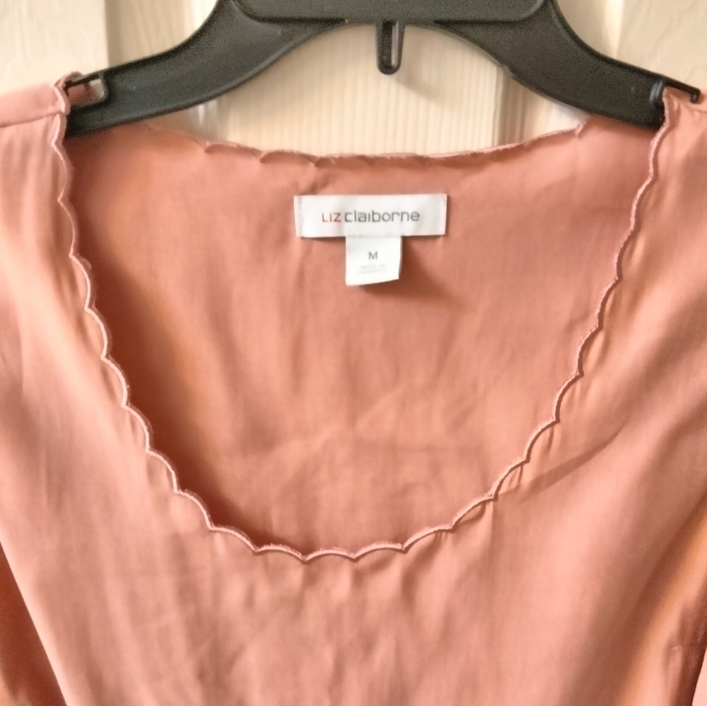 Liz Claiborne, Sleeveless blouse, Size: Medium, Color: Rose Dawn.